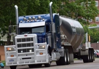 Peterbilt 379, 359 6” Curved Top Exhaust. Lincoln Chrome Exhaust. 