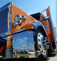 Peterbilt 379, 359 6” Short 30 Top Exhaust. Lincoln Chrome Exhaust. 