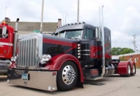 Peterbilt 379, 359 7” Curved Top Exhaust. Lincoln Chrome Exhaust. 