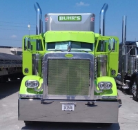 Peterbilt 379, 359 7” Bull Hauler Top Exhaust. Lincoln Chrome Exhaust 