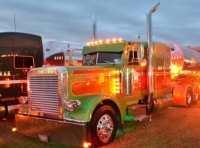 Peterbilt 379, 359 8” Diablo Top Exhaust. Lincoln Chrome Exhaust 