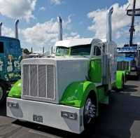 Peterbilt 379, 359 8” Short 30 Top Exhaust. Lincoln Chrome Exhaust